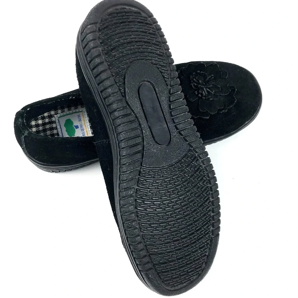 Mulberribush Girls Black Suede Flats Size 2